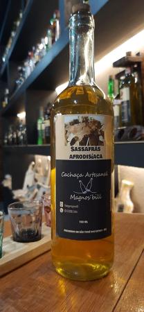 Cachaça artesanal com Madeira Sassafrás Afrodisíaca