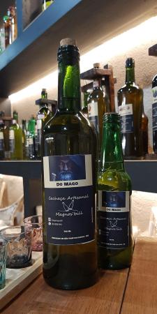 Cachaça Artesanal Do Mago, feita com folha de eucalipto, cravo e mel
